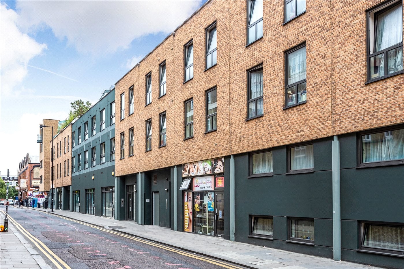 1 bedroom property for sale in Cheshire Street, London, E2 (Ref