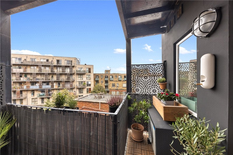 Apex House, 17 Bacon Street, London, E1
