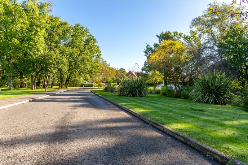 Lakeside Drive, Chobham, GU24