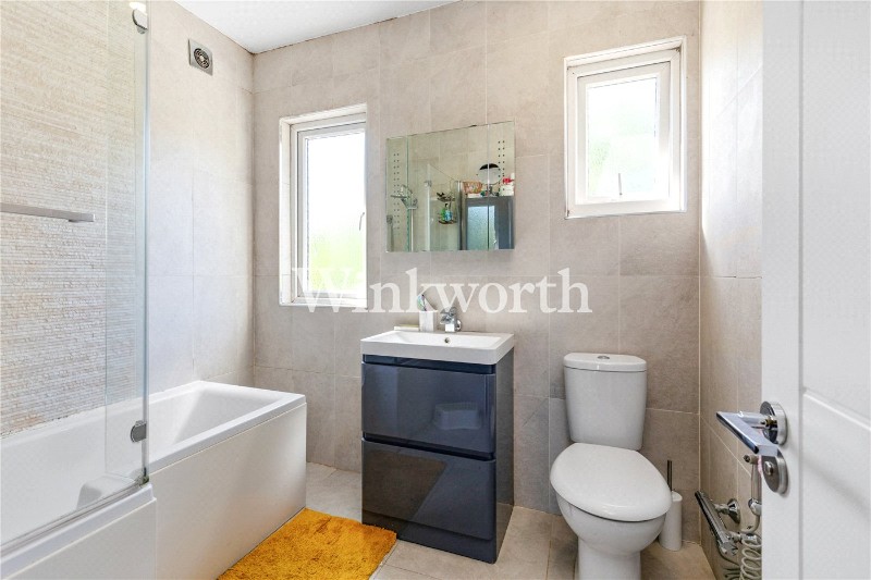 Lynbridge Gardens, London, N13