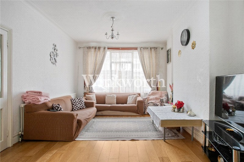 Arnold Gardens, London, N13