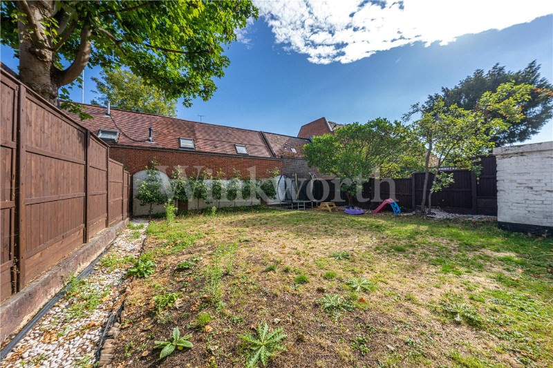 Woodstock Road, London, NW11