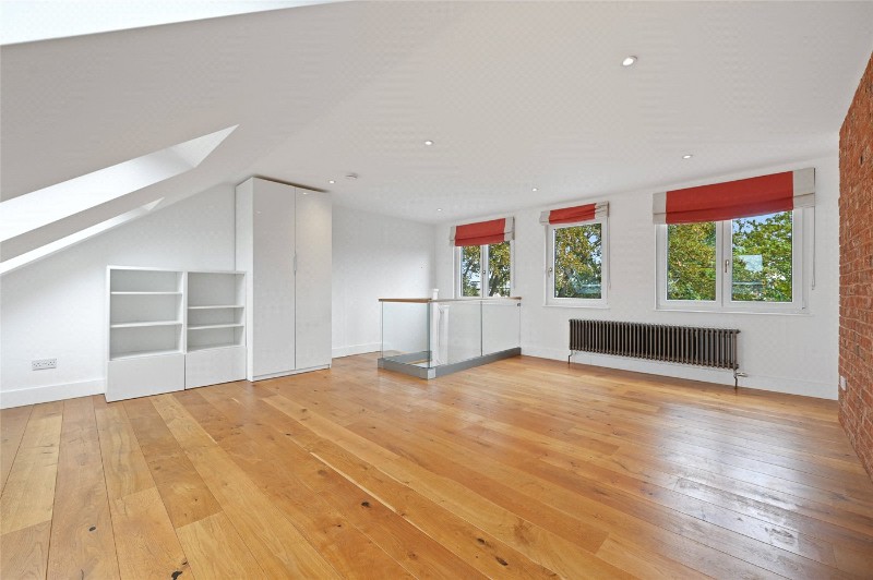 Findon Road, London, W12