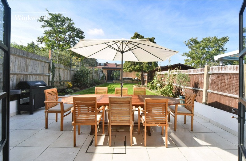 Ardrossan Gardens, Worcester Park, Surrey, KT4