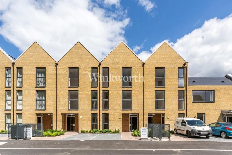 Bathurst Square, London, N15