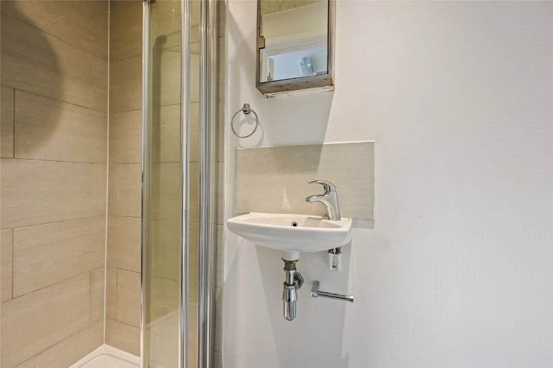 Bloemfontein Avenue, London, W12
