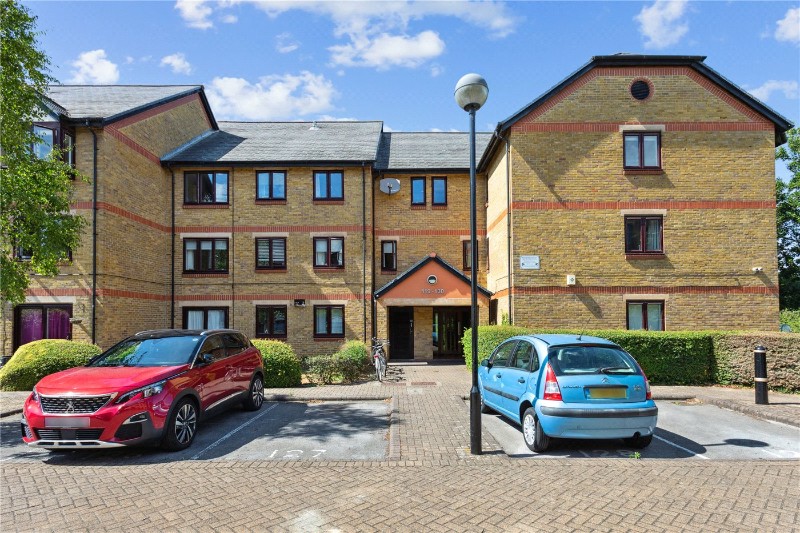 Riverside Close, London, E5