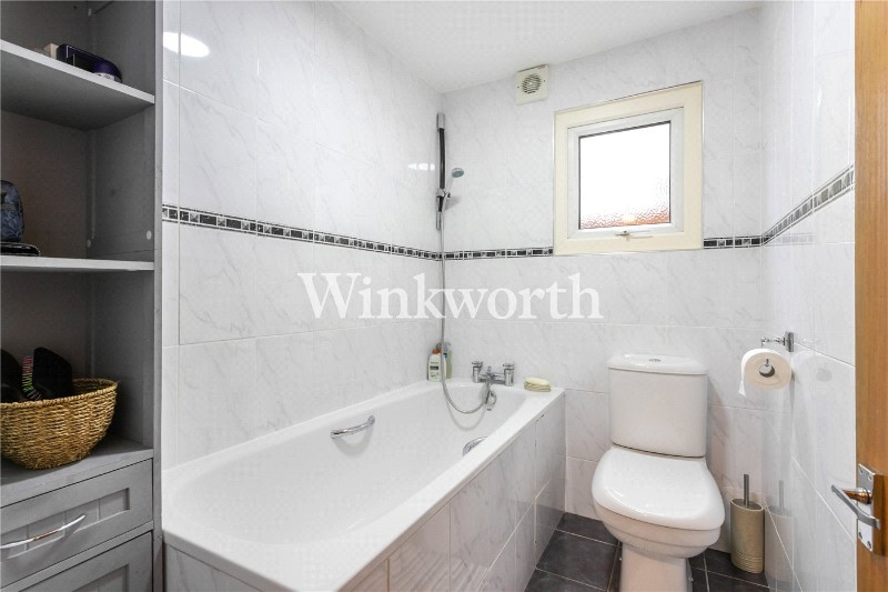 High Road, London, N22