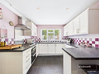 Elizabeth Walk, Reading, Berkshire, RG2