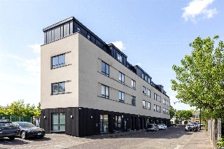 Dee Road, Richmond, TW9