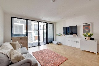 14 Hawthorne Crescent, Greenwich, London, SE10