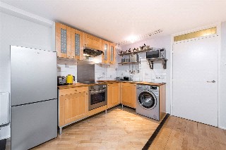 Moreton Street, London, SW1V