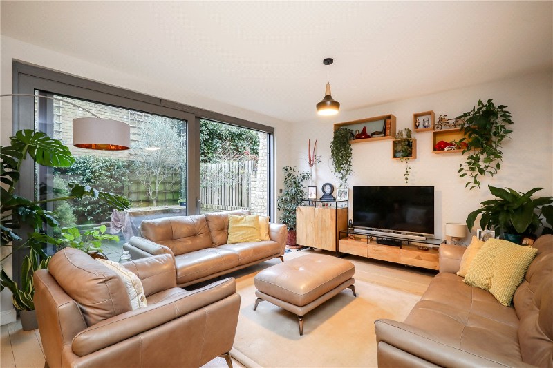 Halford Place, London, W7