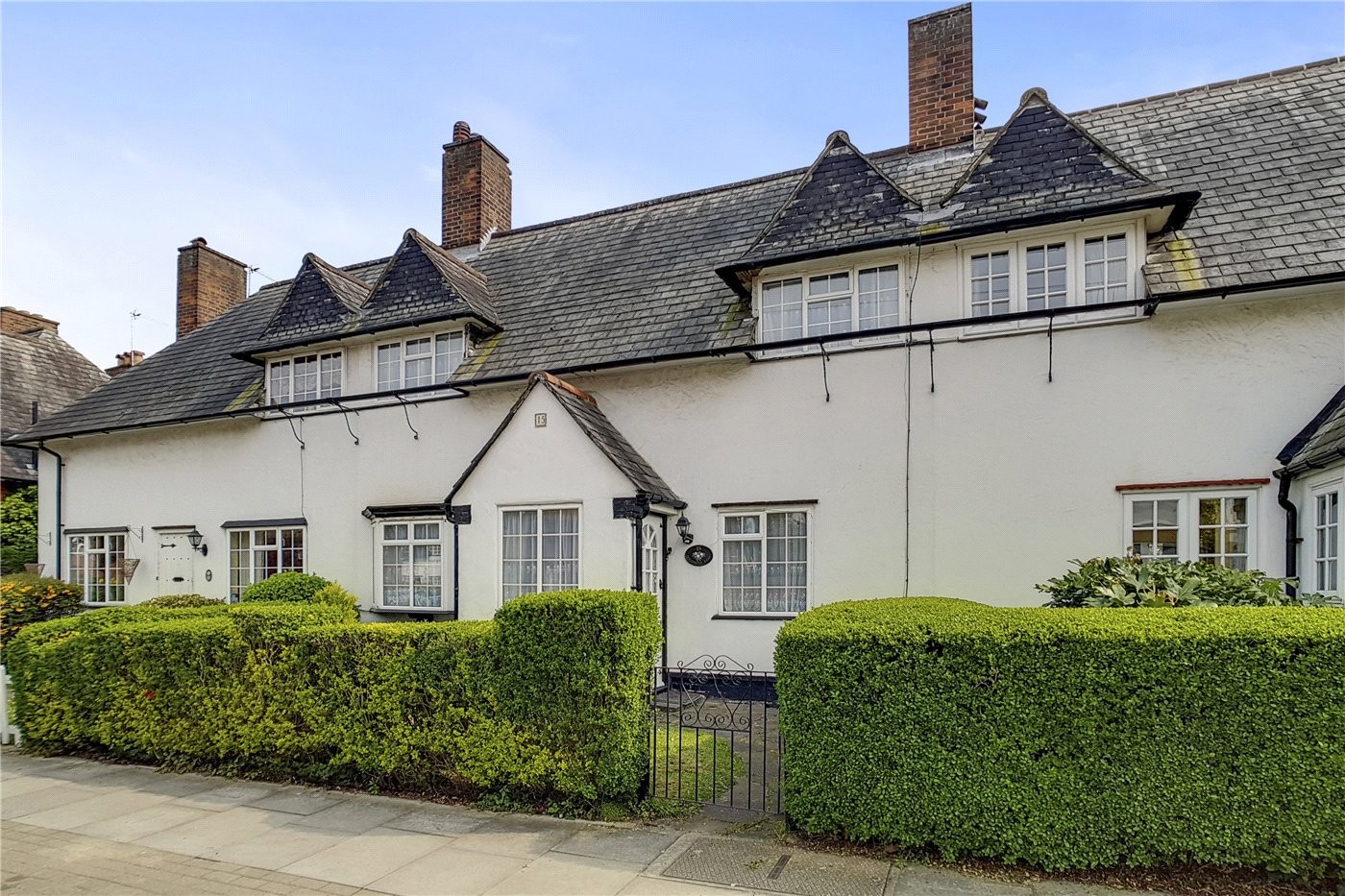 2 bedroom property for sale in Goldsmith Lane, London, NW9 (Ref KBS190088) £450,000