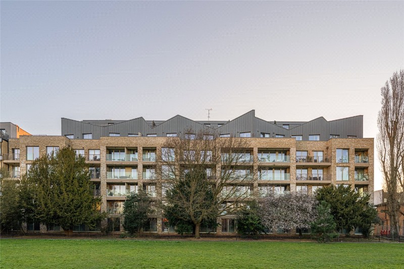 Espalier Gardens, London, NW6