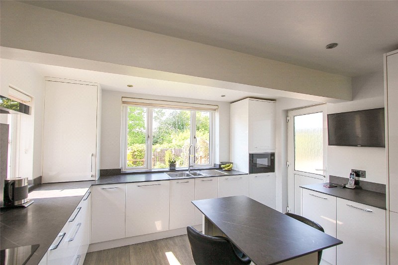 Cotswold Avenue, Rayleigh, Essex, SS6