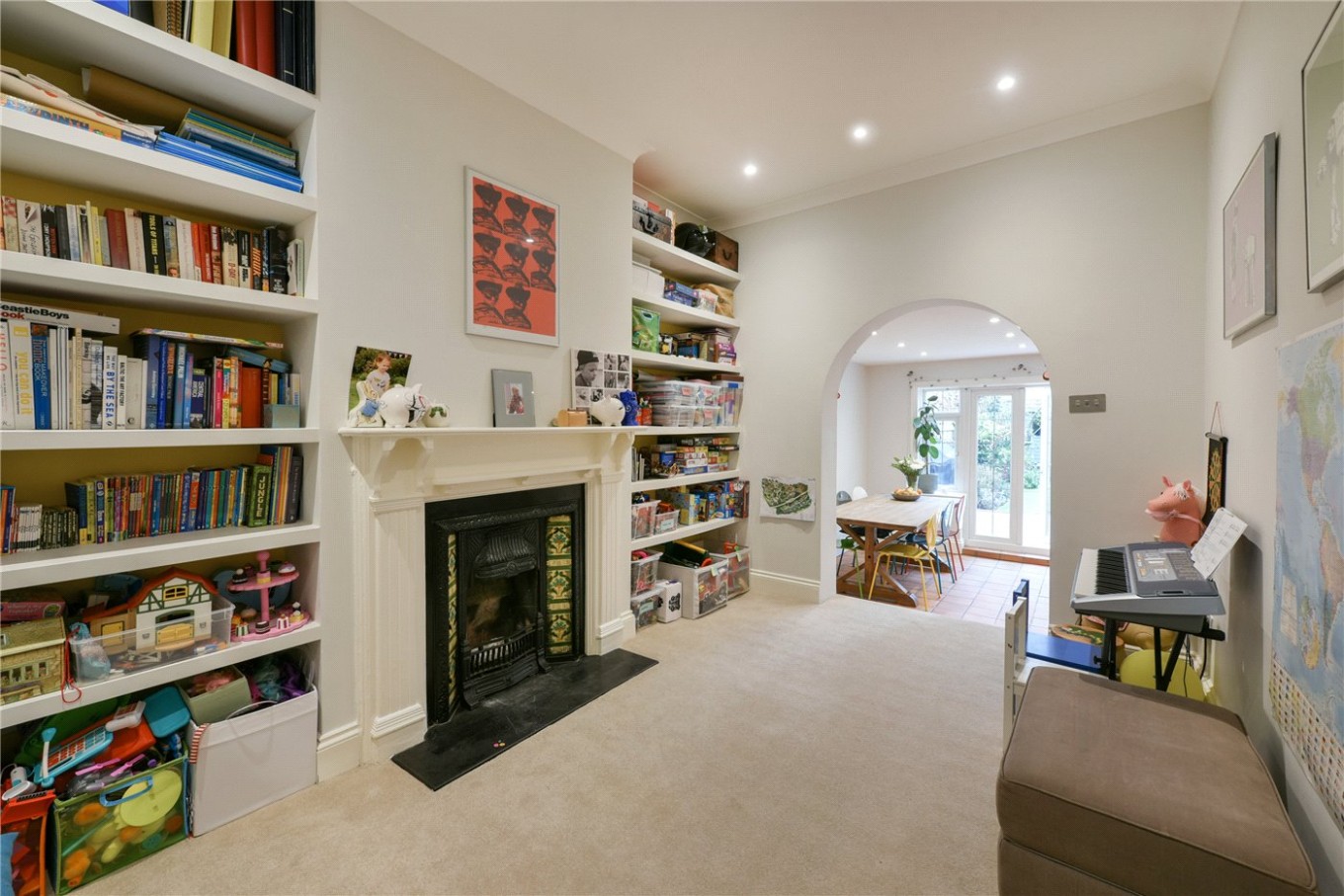 4 bedroom property for sale in Pendle Road, London, SW16 (Ref TOO190090) £975,000