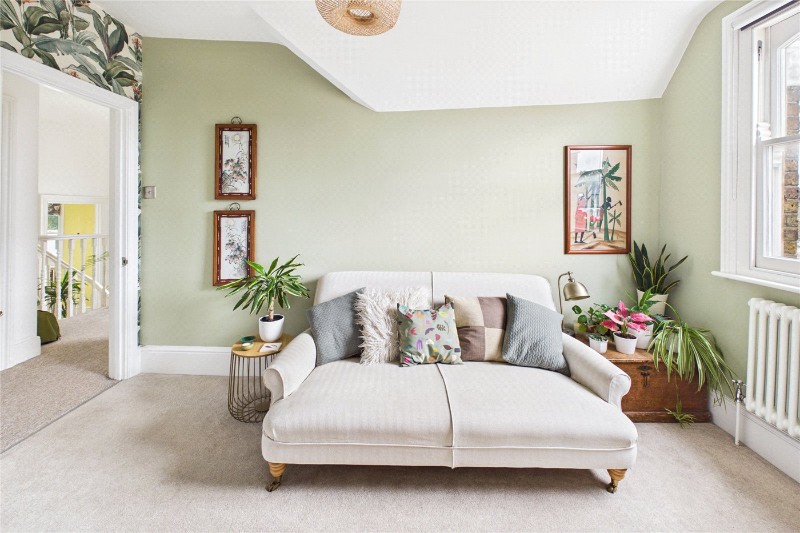 Deronda Road, London, SE24