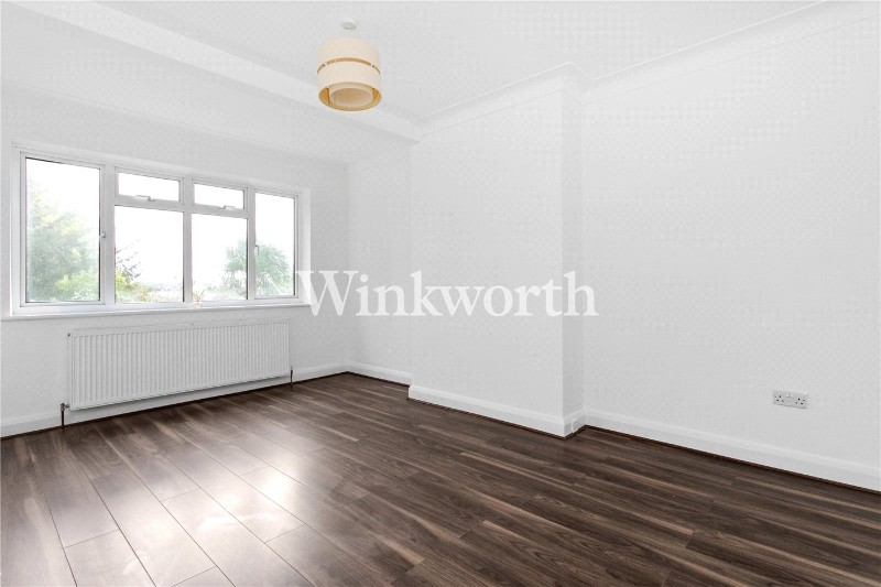 Corri Avenue, London, N14