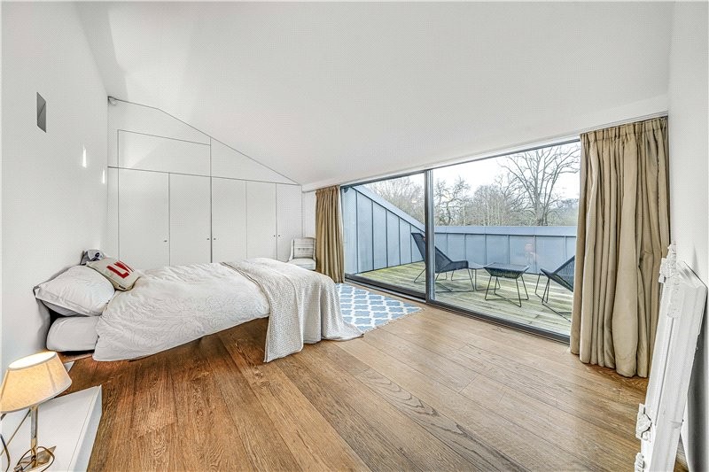 Roedean Crescent, Putney, London, SW15