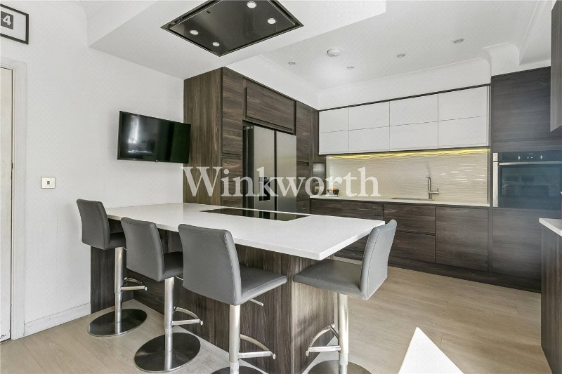 Broomfield Avenue, London, N13