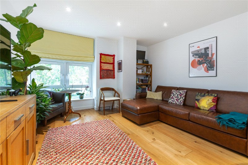 Kennington Road, London, SE11