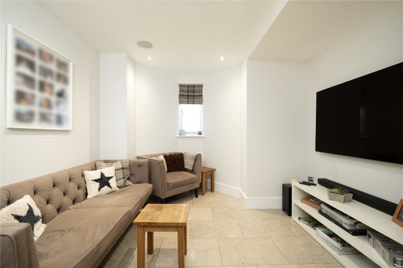 Holmbush Road, London, SW15
