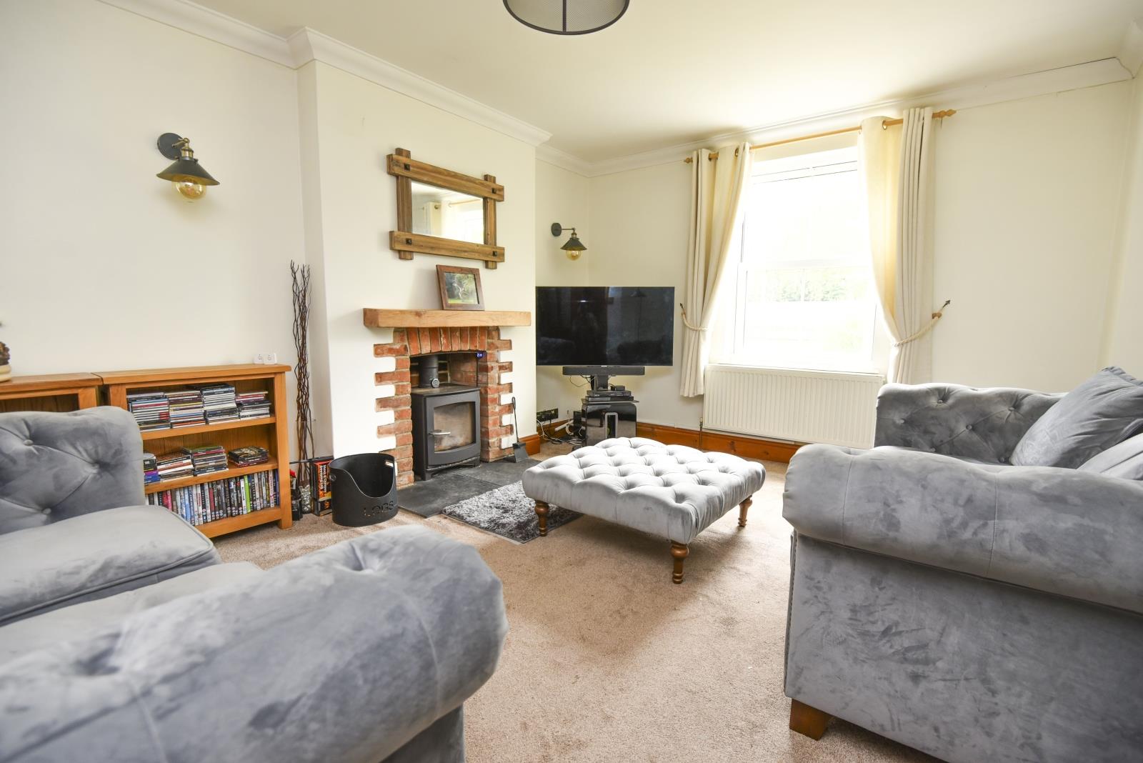 A SITTING ROOM 1 DSC