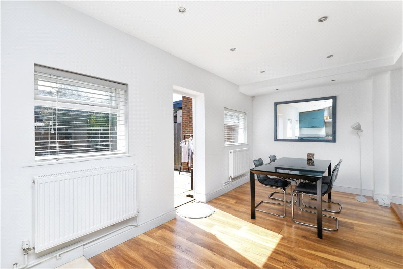 Saxon Drive, London, W3