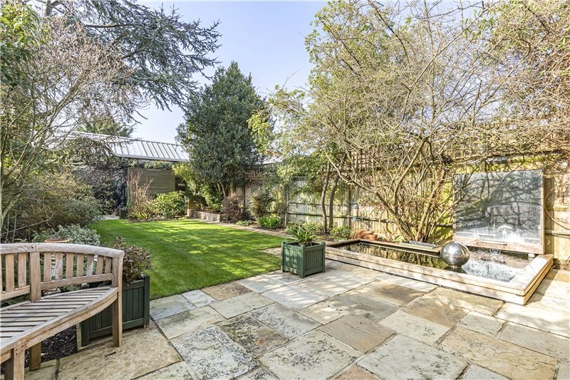 Madrid Road, Barnes, London, SW13