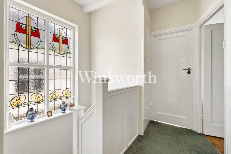 Ashridge Gardens, London, N13