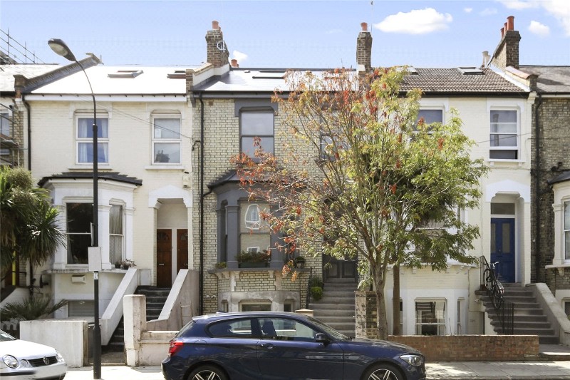 St Stephens Ave, London, W12