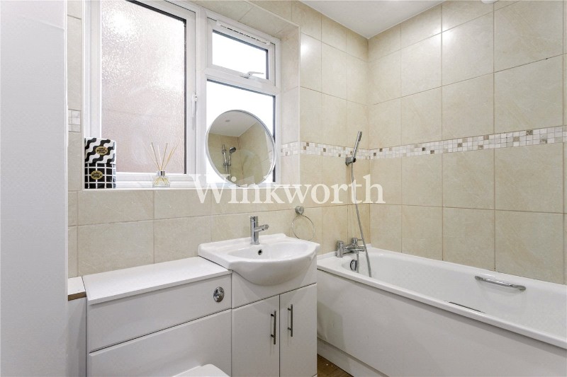 Springbank, London, N21