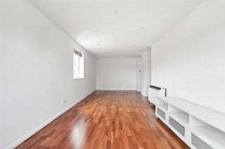 Riverside Close, London, E5