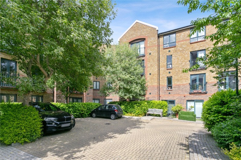 Kempton Court, 2 Durward Street, E1