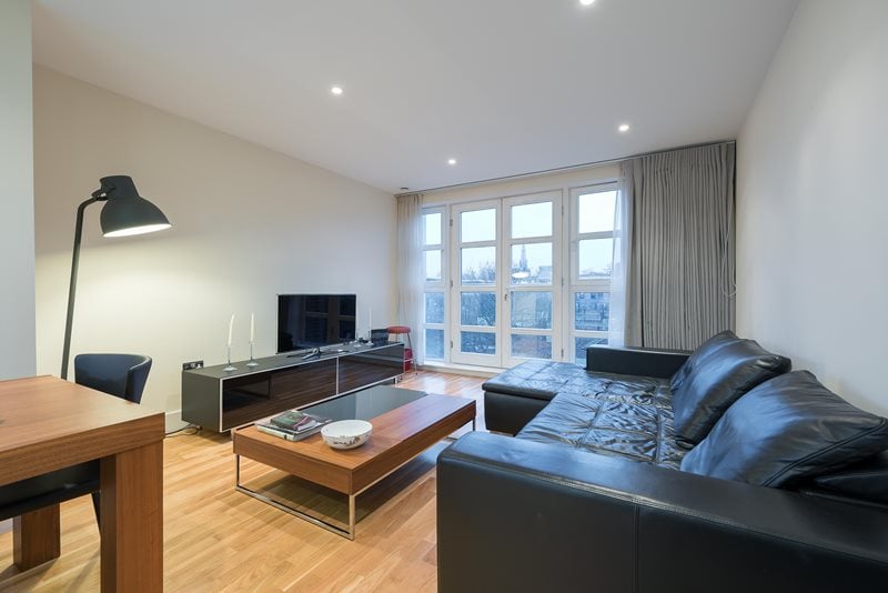 Moreton Street, London, SW1V