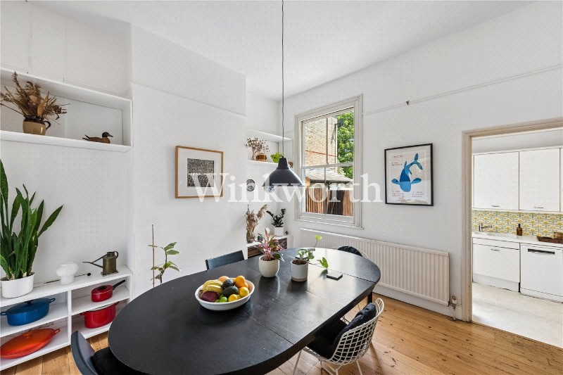 Lakeside Road, London, N13