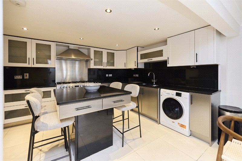 Ordnance Mews, London, NW8