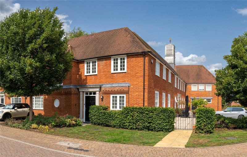 Burnham Square, Upper Froyle, Alton, Hampshire, GU34