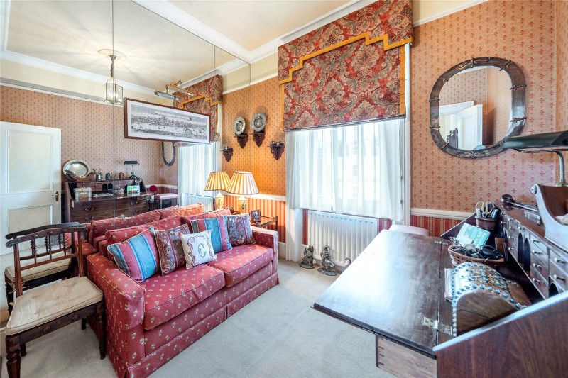 Randolph Avenue, London, W9