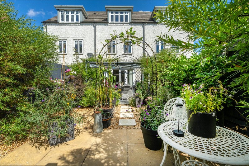 Warwick Close, Bourne, Lincolnshire, PE10