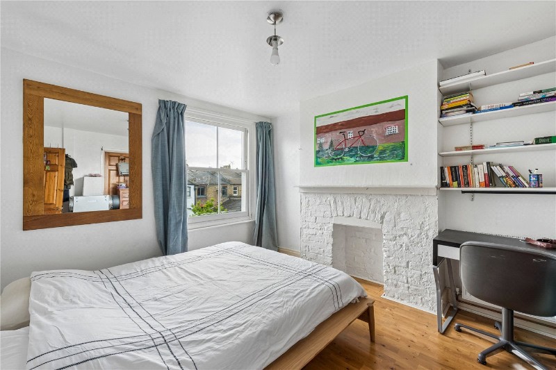 Clissold Crescent, London, N16