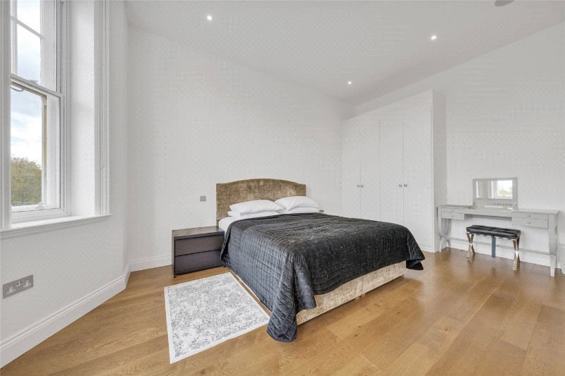 North Gate, Prince Albert Road, St John's Wood, London, NW8