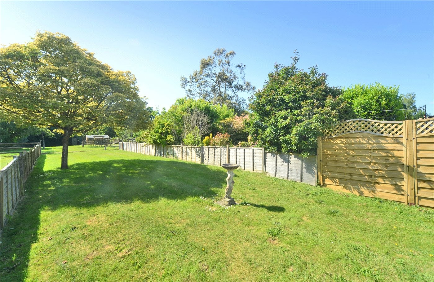3 bedroom property for sale in Chipstead Way, Banstead, Surrey, SM7
