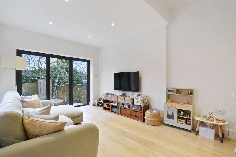 Bathurst Gardens, London, NW10