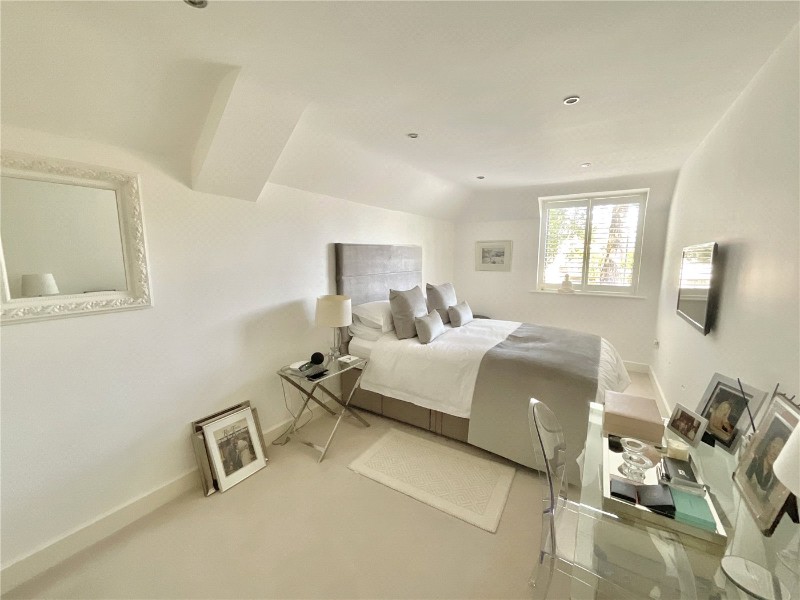 Seascape, 27 Wharncliffe Road, Highcliffe, Dorset, BH23