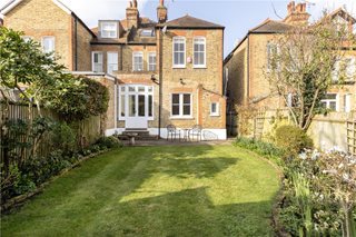 Holroyd Road, London, SW15