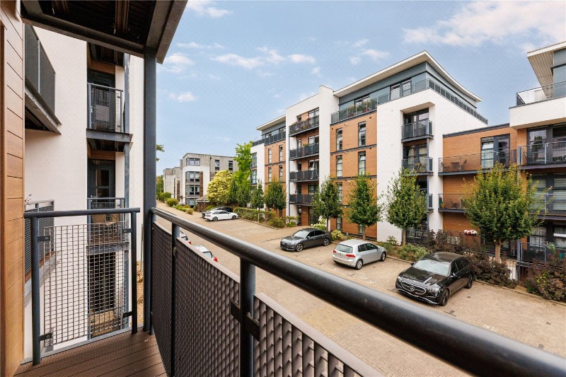 Scott Avenue, London, SW15