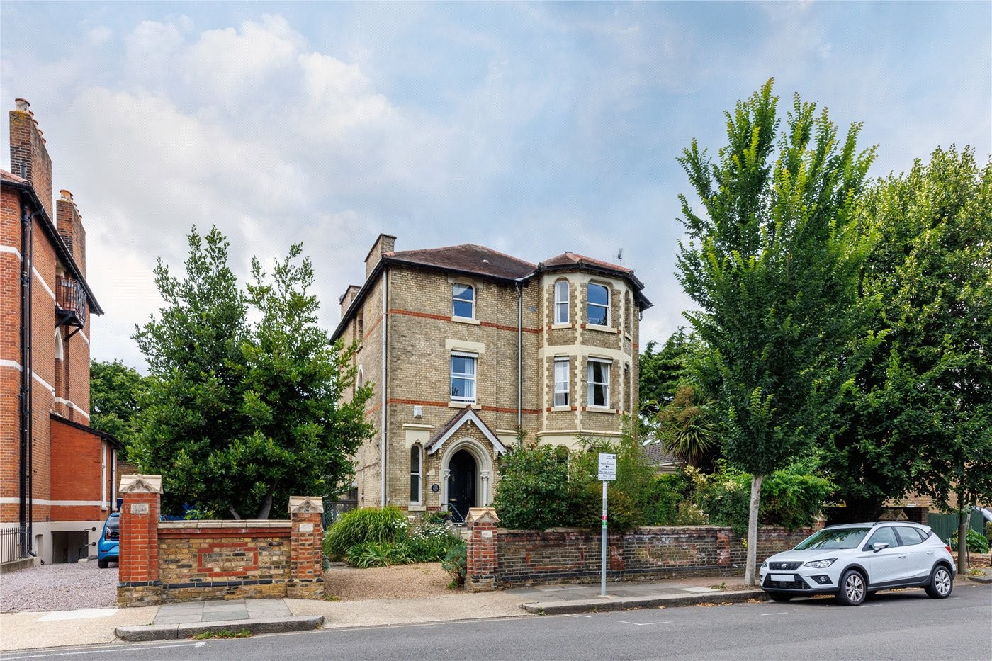 2 bedroom property for sale in Road, London, SW15 (Ref