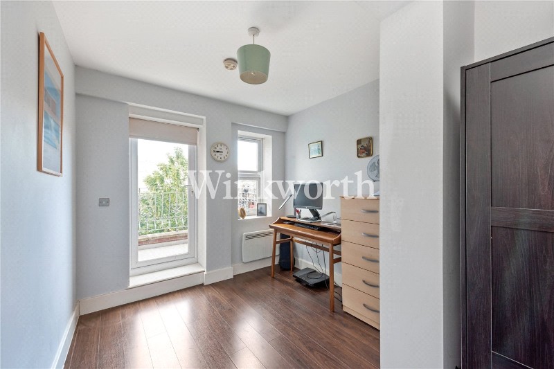 High Road, London, N17